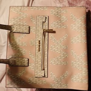 Micheal Kors Tote